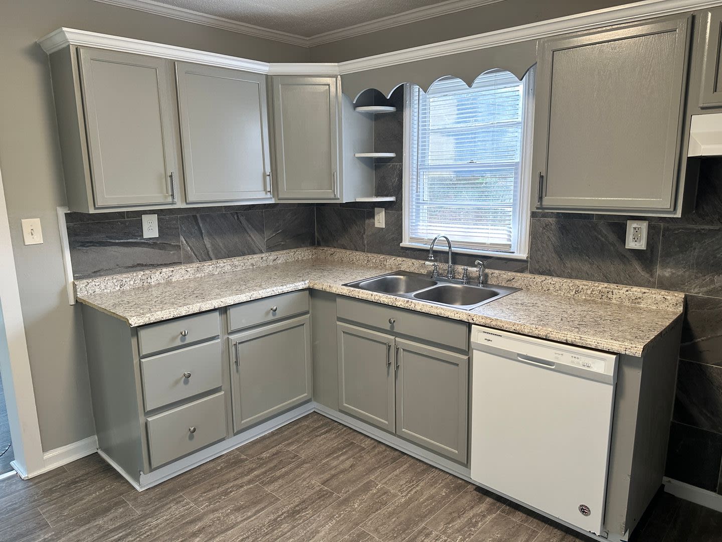 Adorable Three Bedroom Brick Home! – photo 3