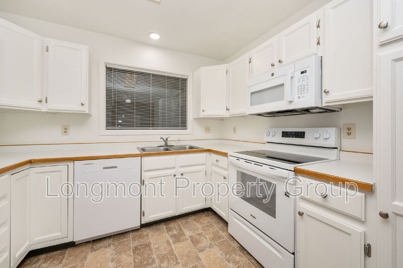 50 19th Ave – photo 5