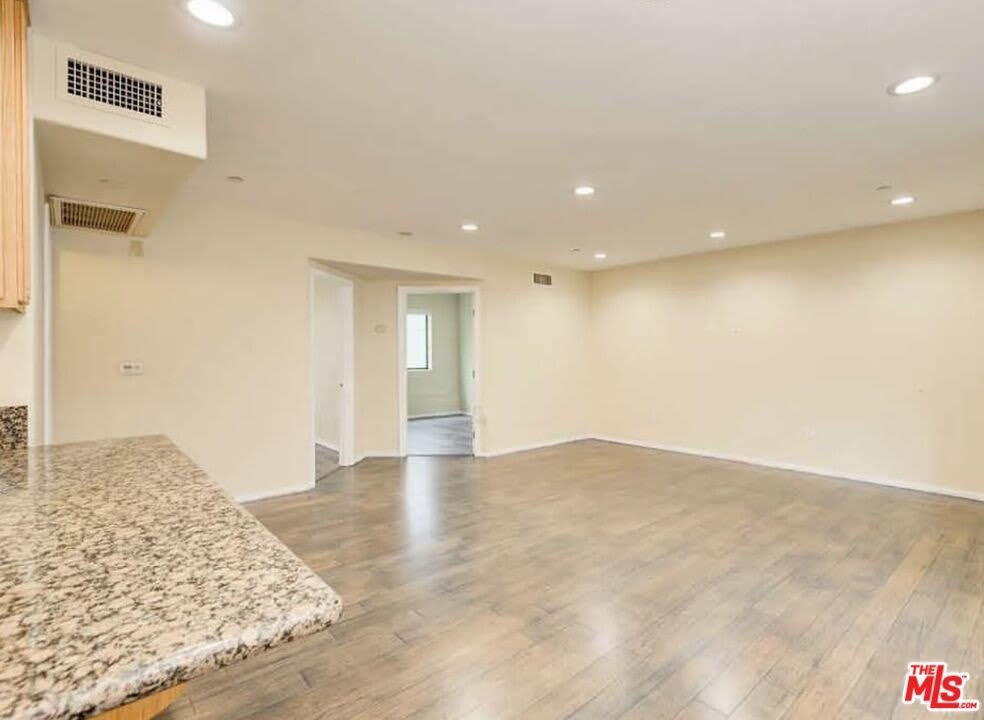 6815 Baird Ave – photo 2