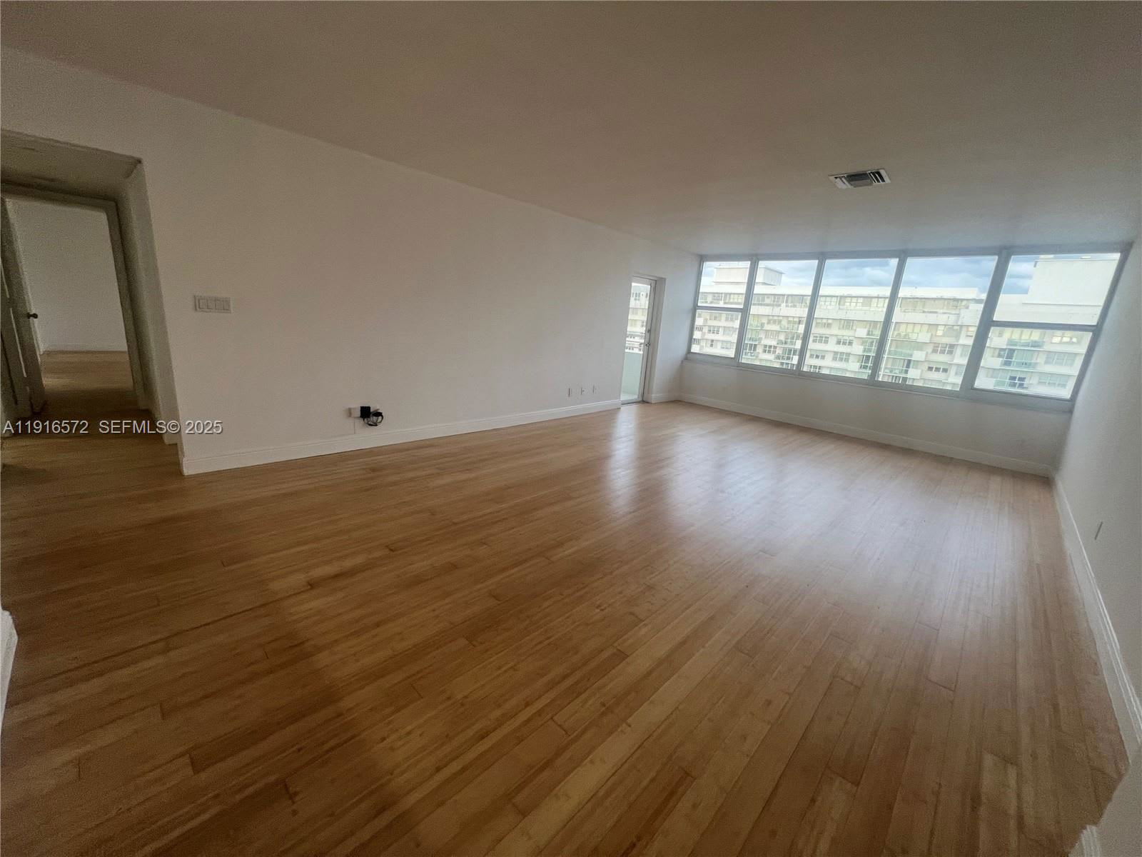 5600 Collins Avenue – photo 4