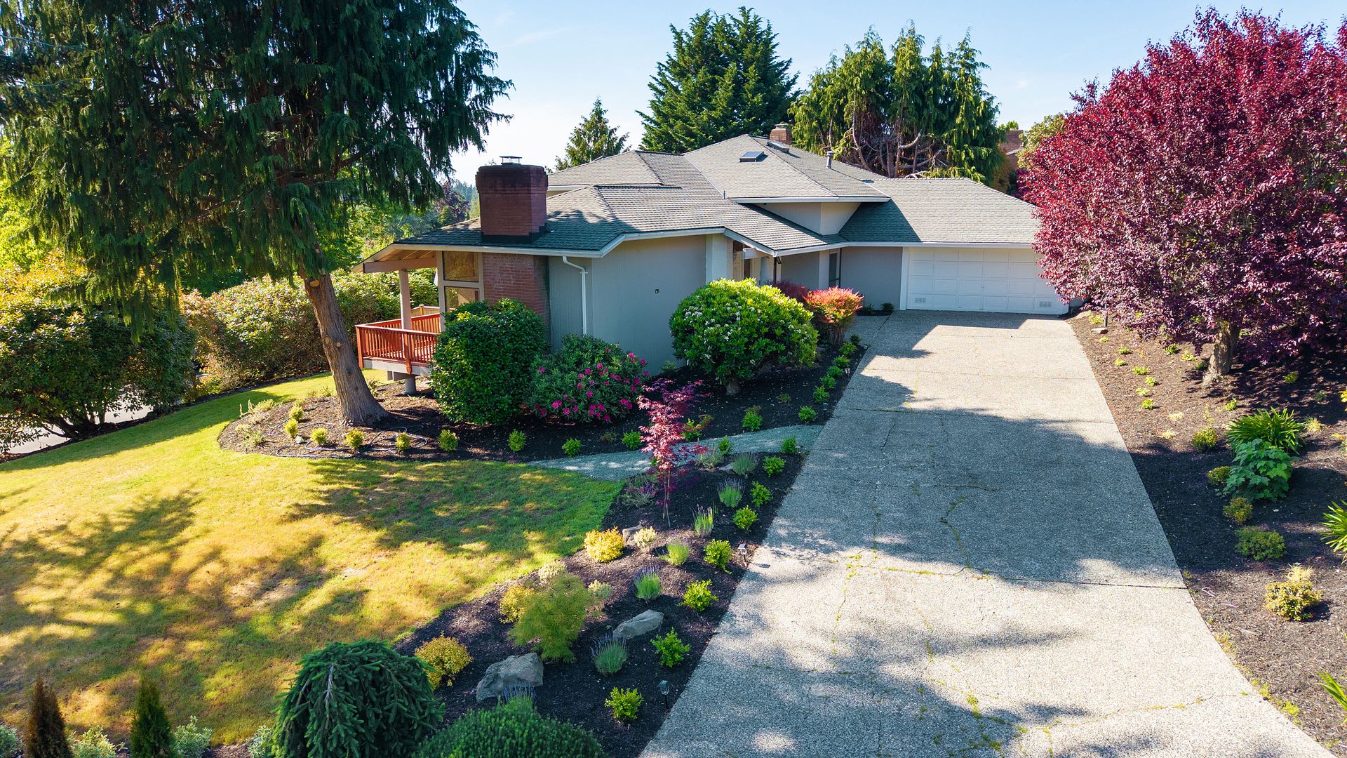 4Bd/3.5Ba Clyde Hill Home – photo 1