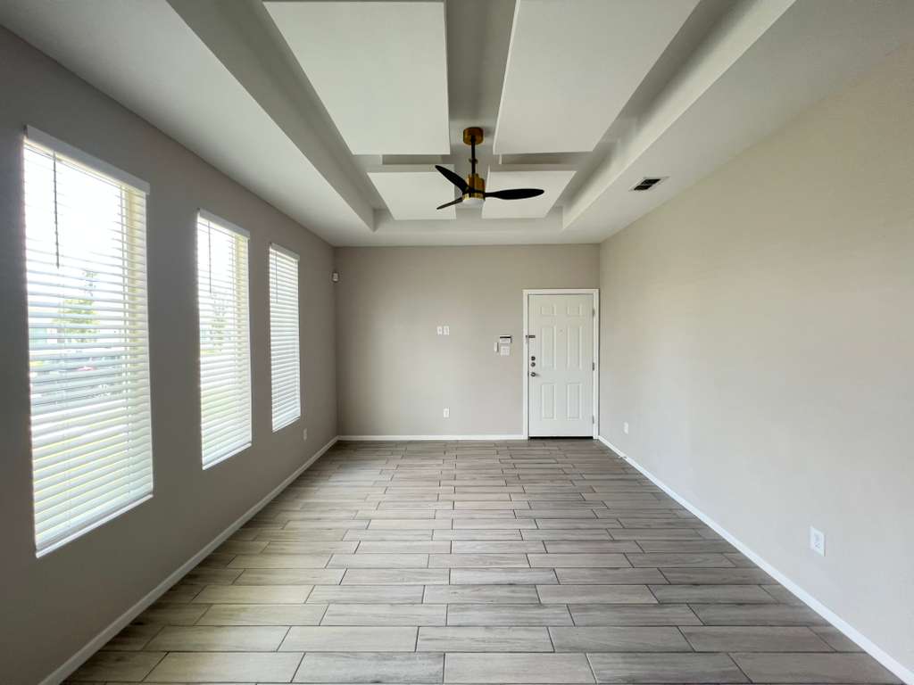 5701 Swallow Ave – photo 4