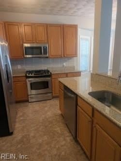 9553 18Th Bay Street – photo 4