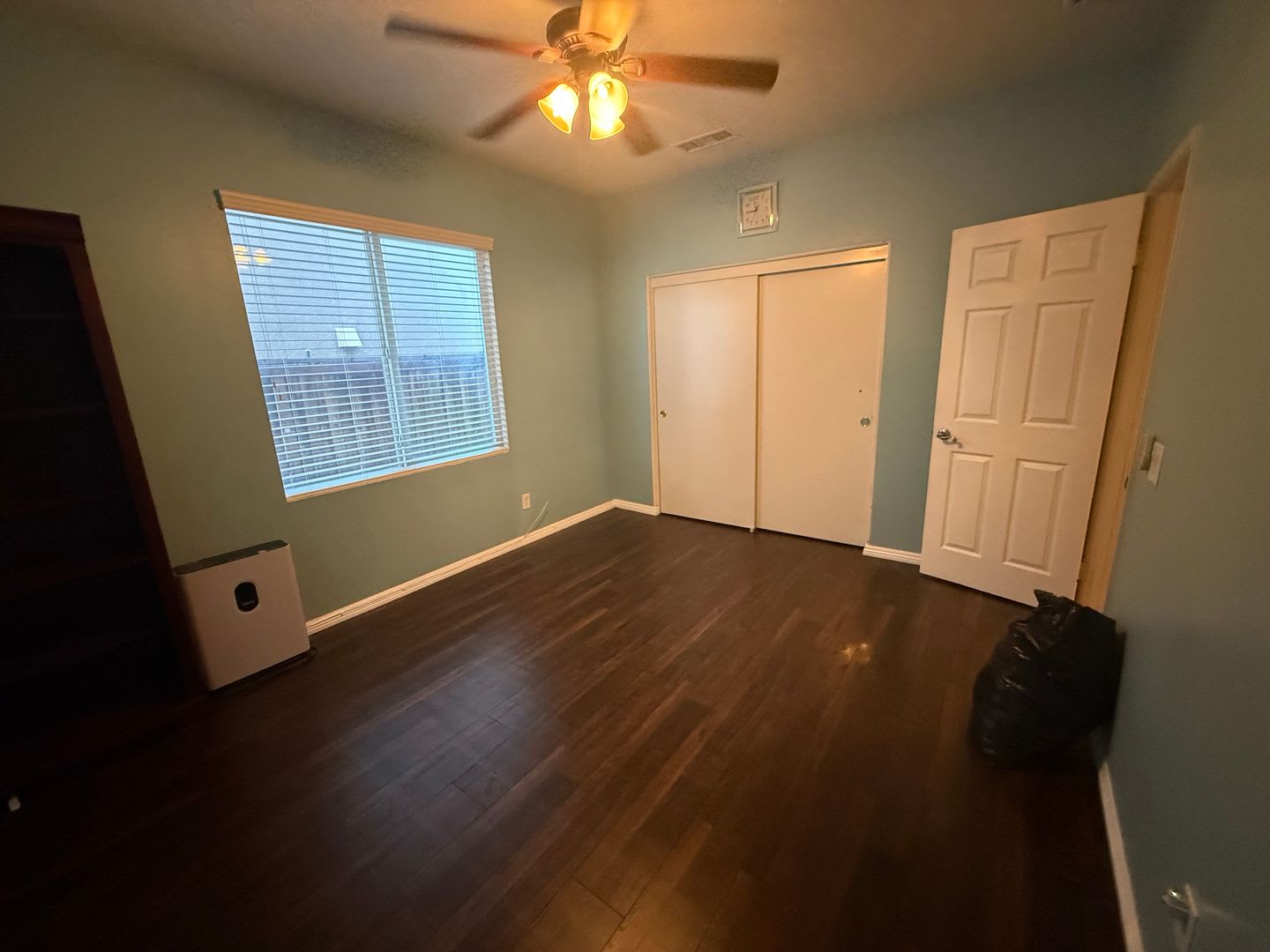 Coming Soon Oak Hills 4 Bedrooms 3 Baths 2 Story Home Solar Power – photo 5