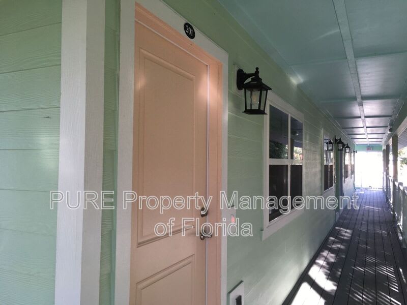 318 NE 7 Terrace – photo 1
