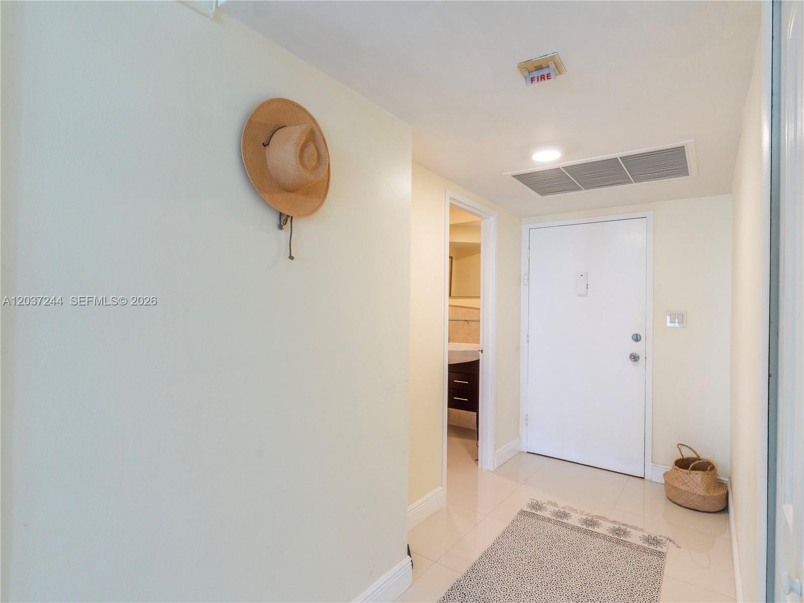5401 Collins Avenue – photo 1