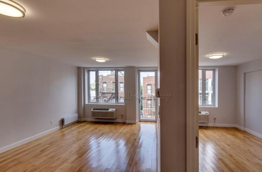 26-25 28th street – photo 4