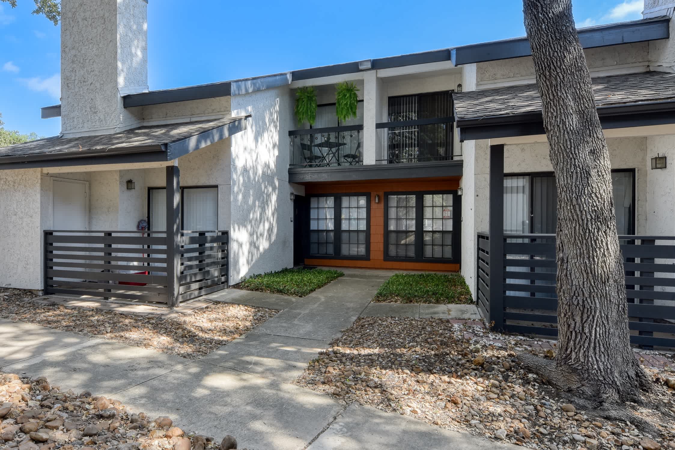 122 Biering Street – photo 1