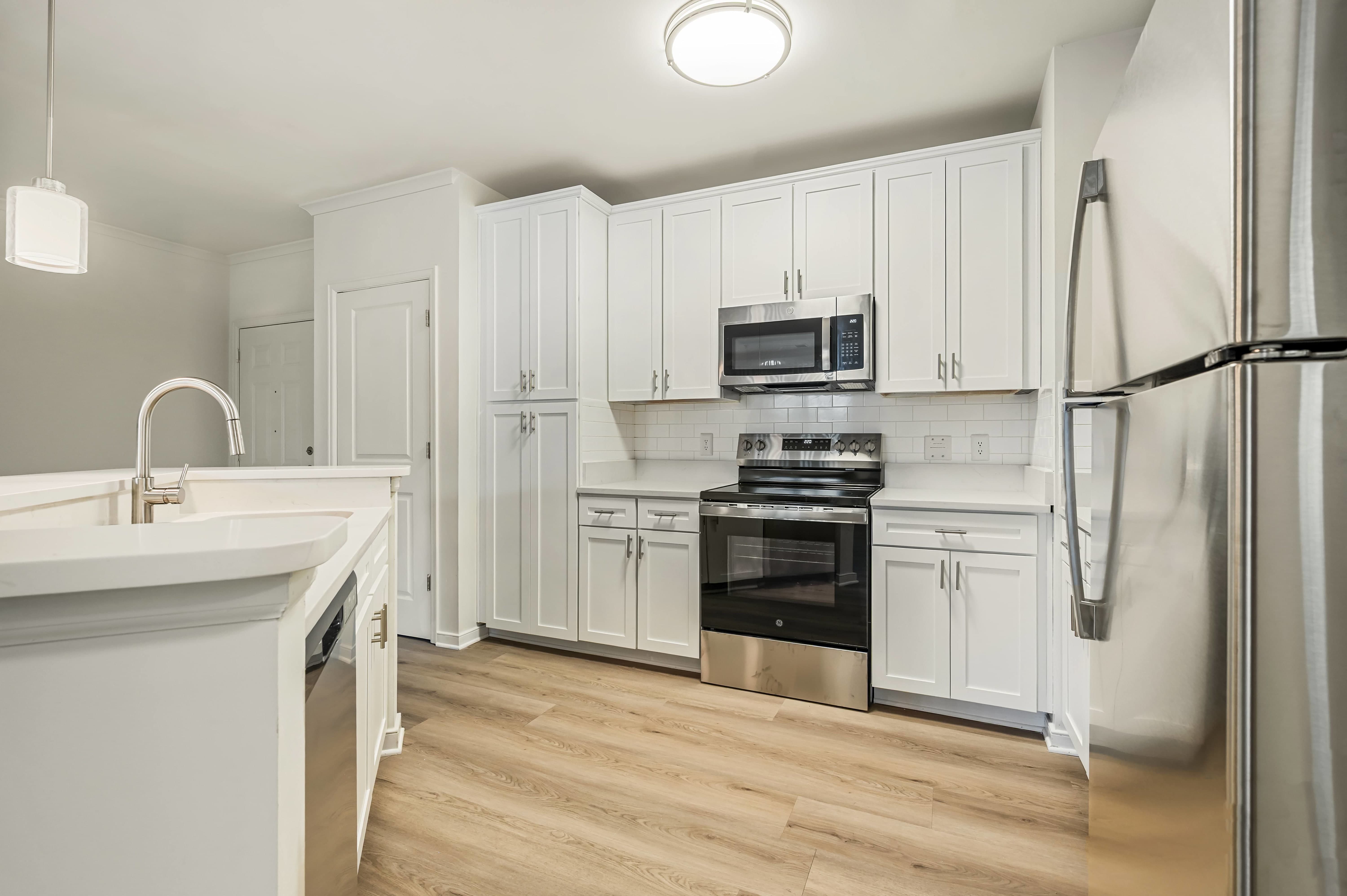 River House Apartments – photo 1
