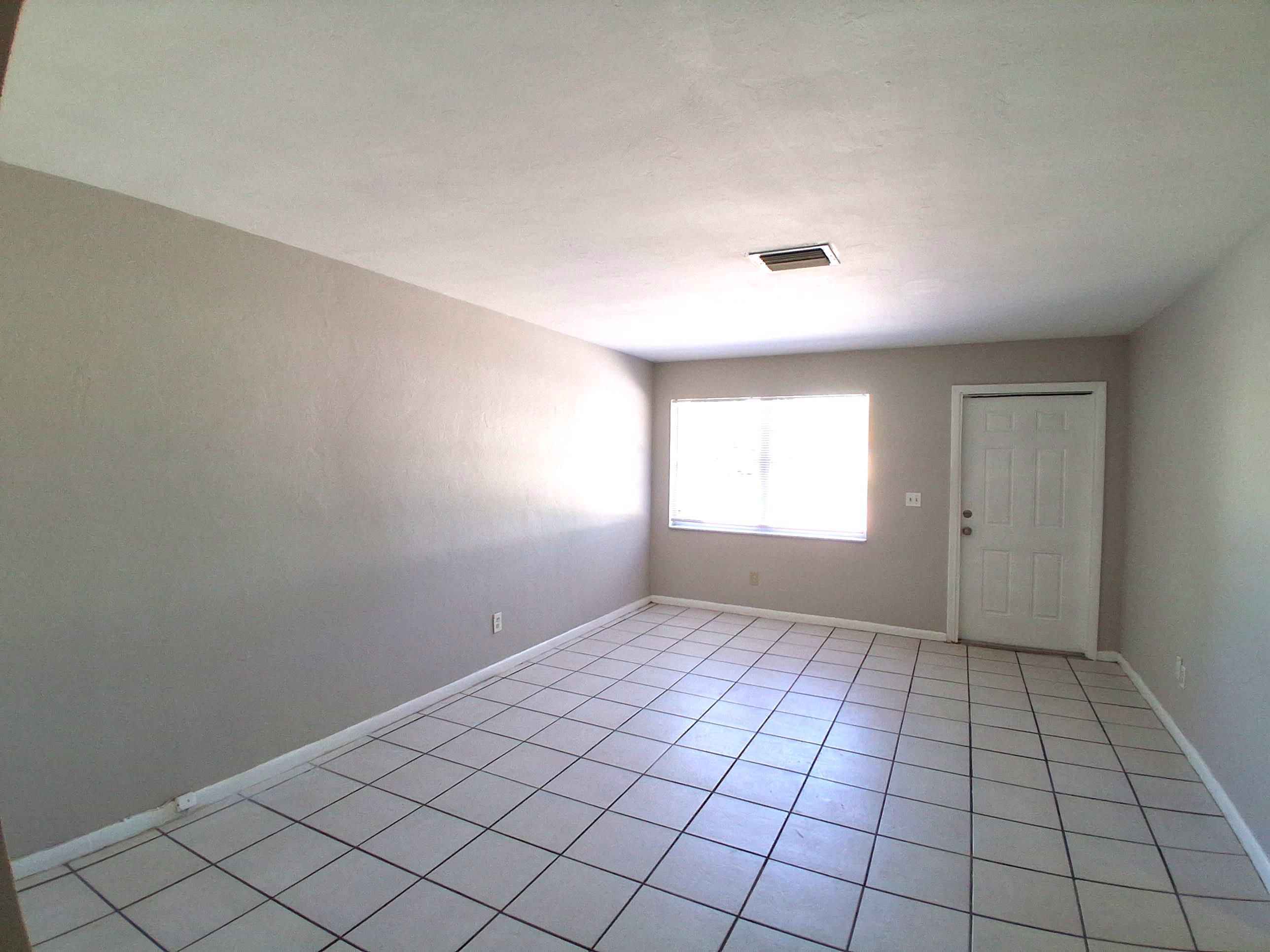 2203-2205 SE 15th Pl – photo 2