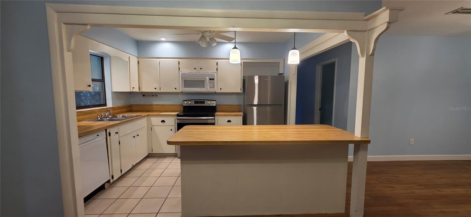 17451 SOUTHSIDE Court – photo 4