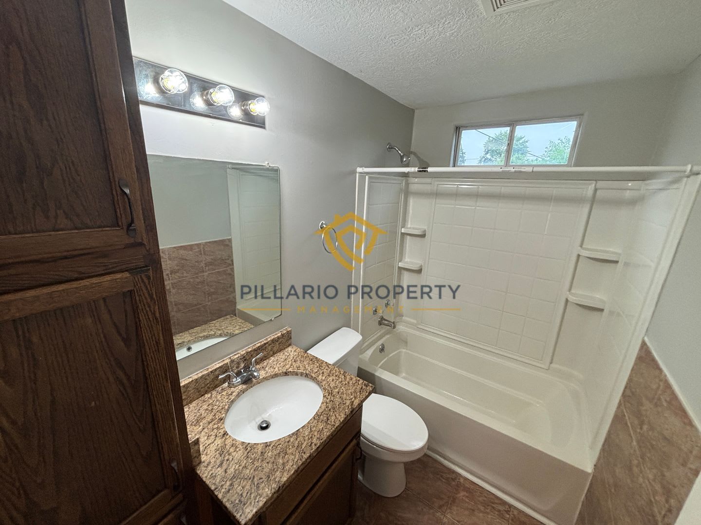 Charming 2-Bedroom Home with Spacious Yard Near Garfield Park, Available NOW! – photo 5