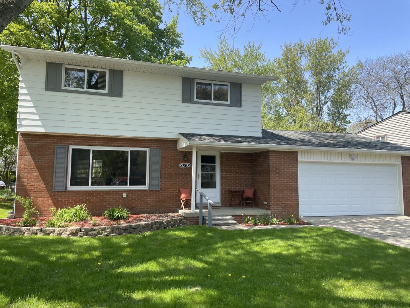 4 Bedroom 2 Bath Home Close To Everything – photo 2