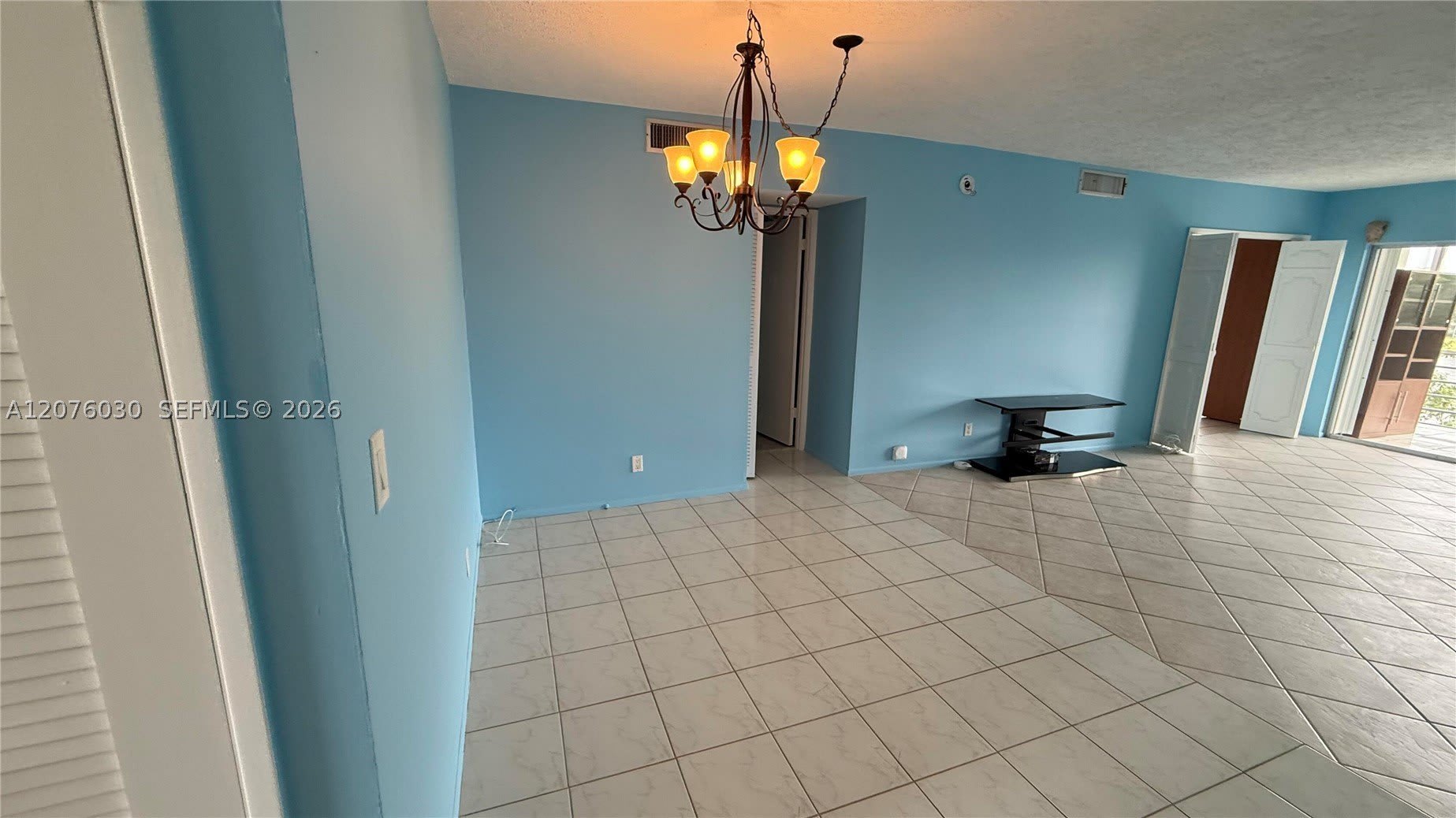 2751 N Palm Aire Dr – photo 5