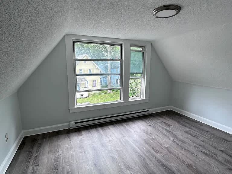 111 Laurel Hill Avenue – photo 1