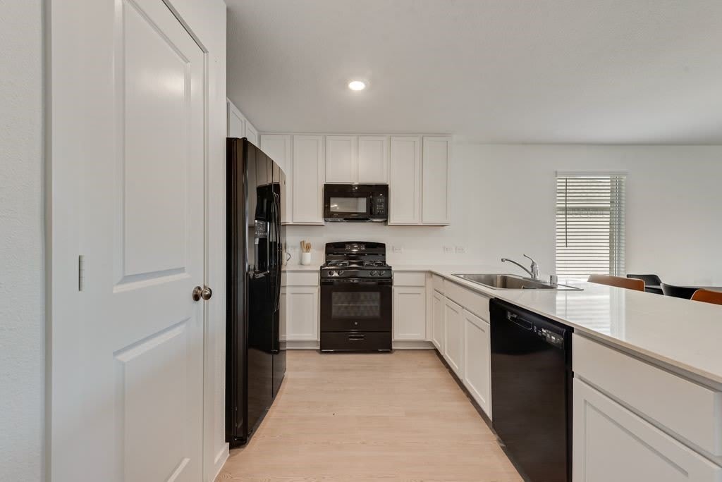 14112 Hammersmith Street – photo 5