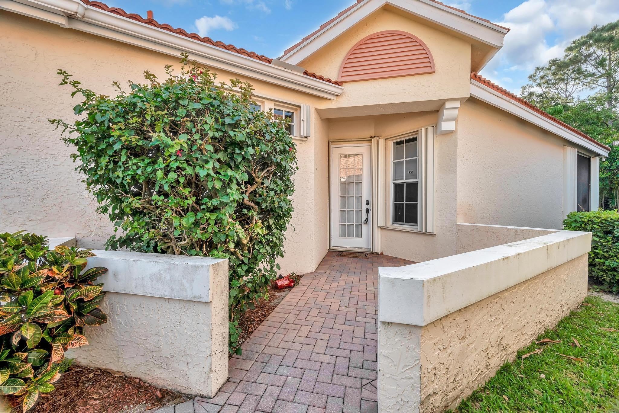 615 SW St Thomas Cove – photo 2