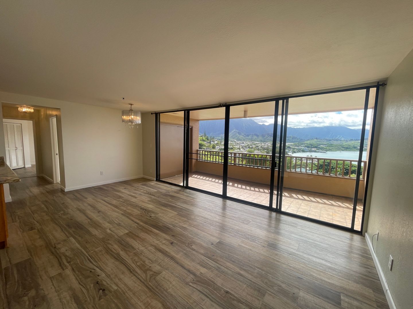 Beautiful 2 Bedroom 2 Bath Townhome – photo 3
