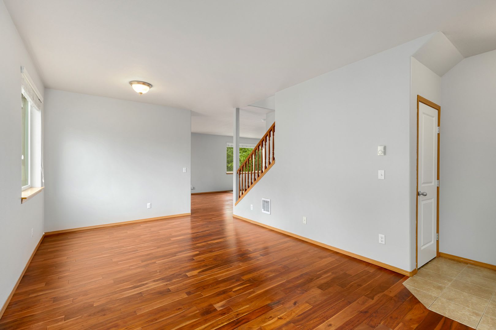 Bothell 4 Bedroom 2.5 Bath – photo 2