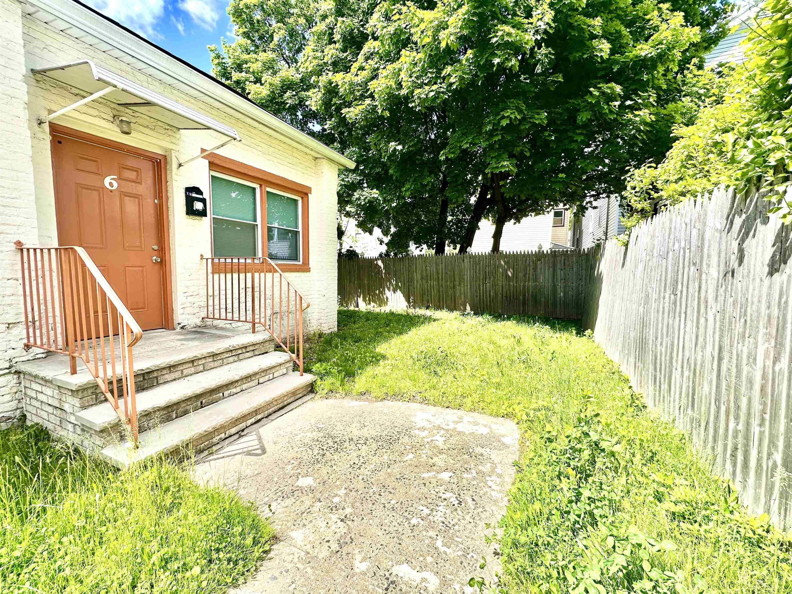 31-33 TILLINGHAST ST – photo 2