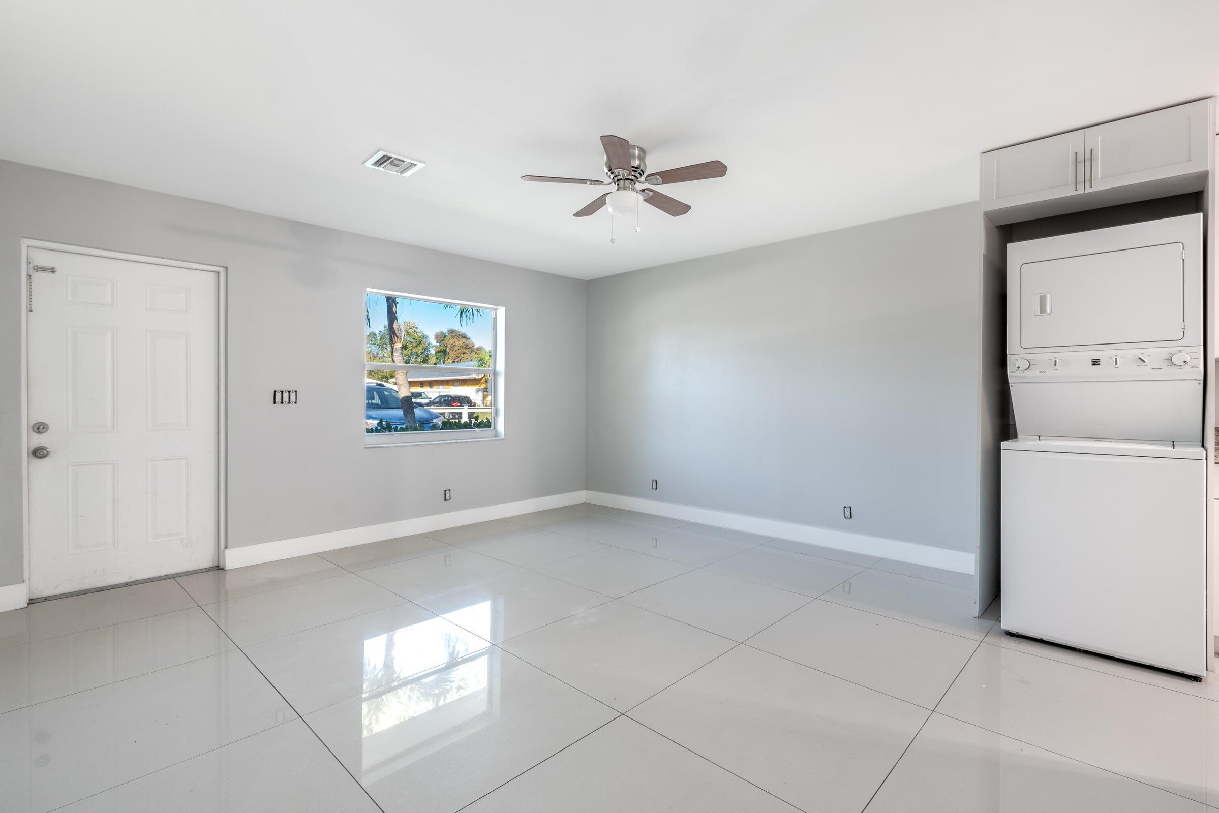 220 Perry Avenue Unit B – photo 1