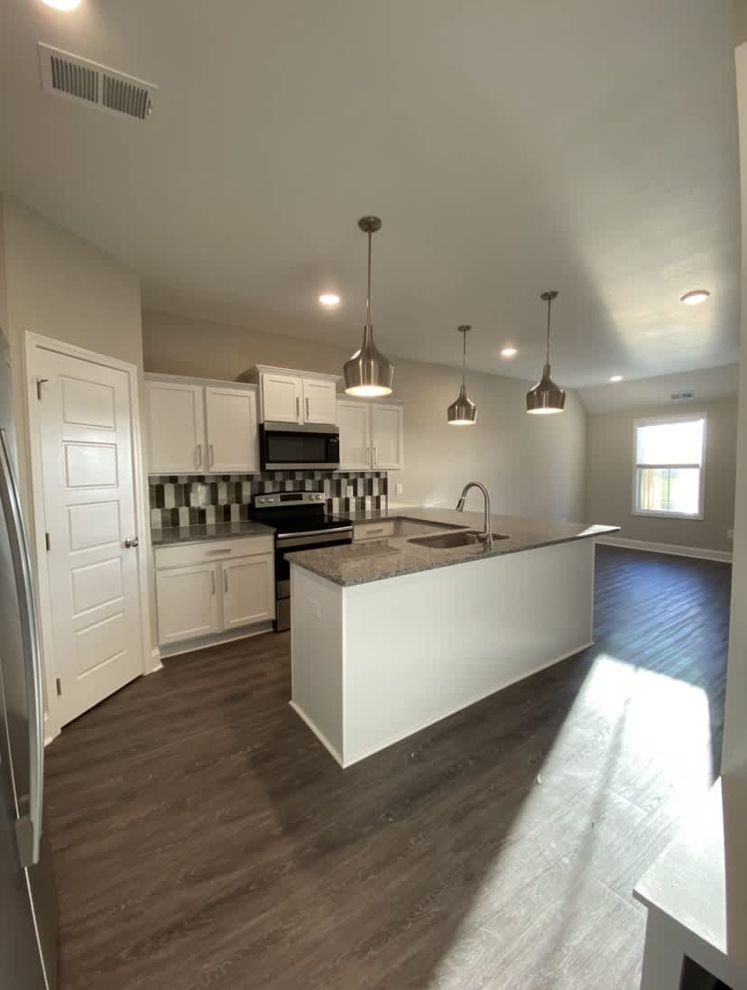 1040 Glenkirk Drive – photo 4