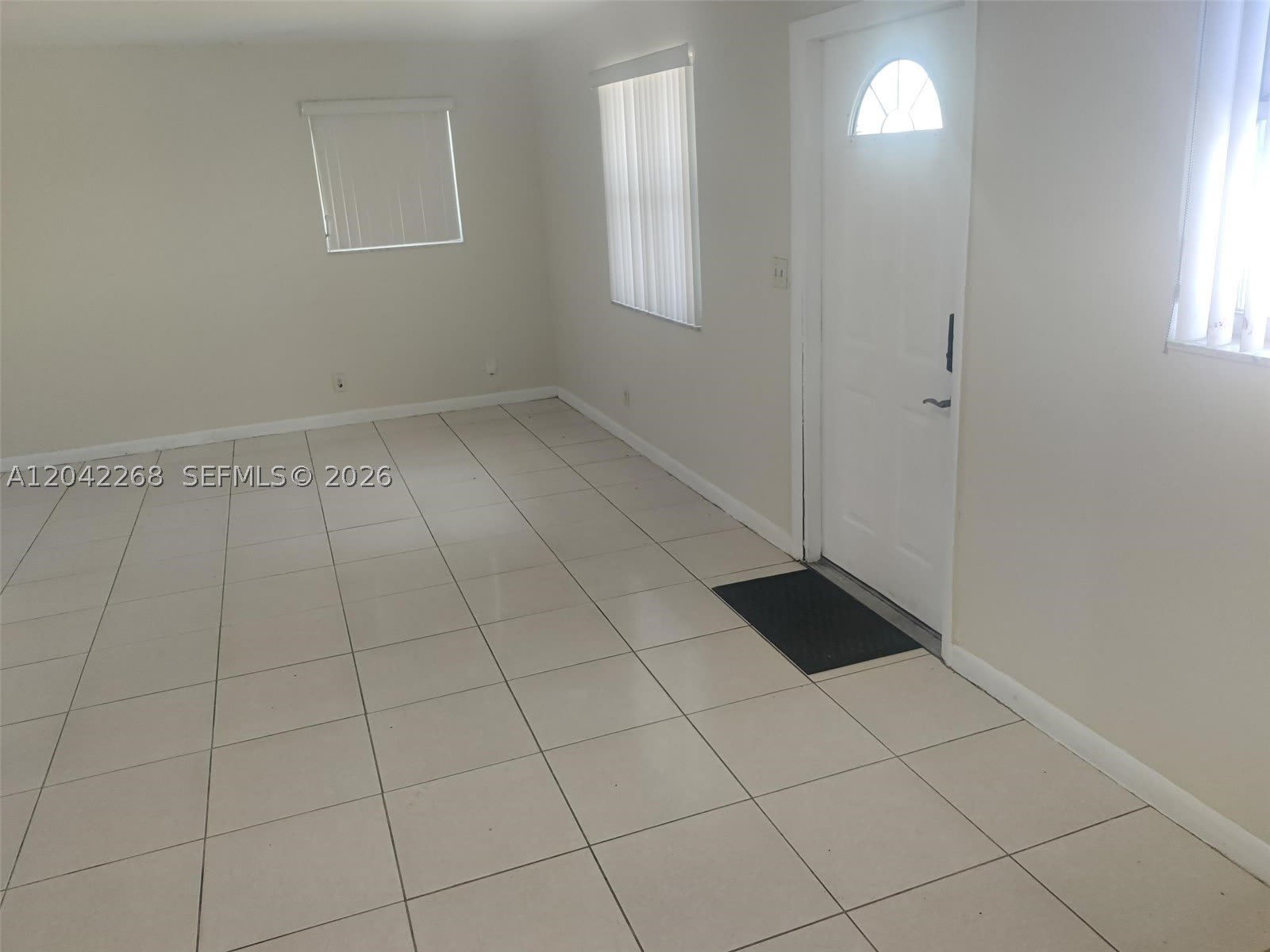 844 SW 10th St – photo 4