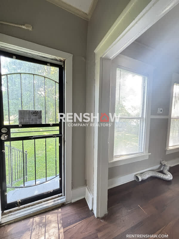 696 Decatur St – photo 2