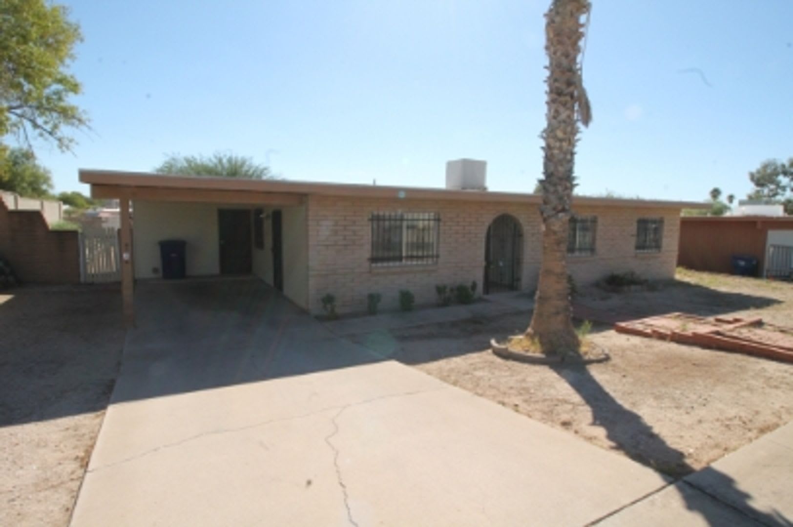 Spacious 4Bd 2Ba Featuring Central A C And Large Private Yard – photo 5