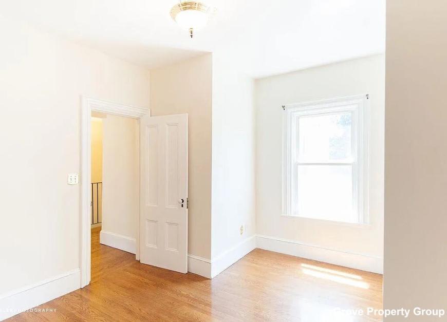 527 East 4th – photo 5