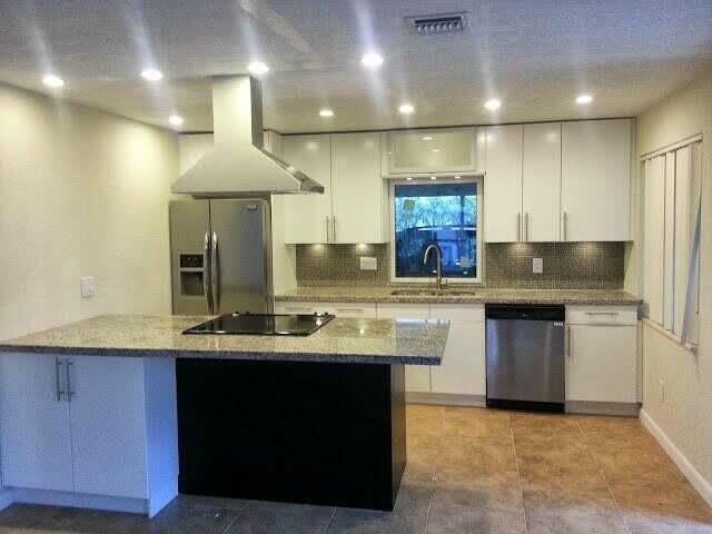 130 W Ocean Drive – photo 2