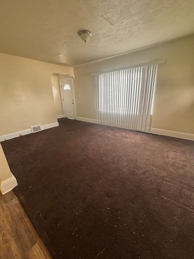 3bd Single Cash Pay/Section 8 – photo 2
