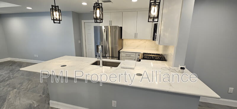 1120 Lincoln Terrace – photo 5