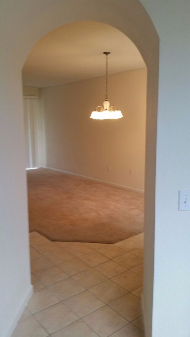 This Beautiful And Well Kept Townhouse Features 3 Bedrooms And 3 Bathrooms Located At Trafalgar Village – photo 3