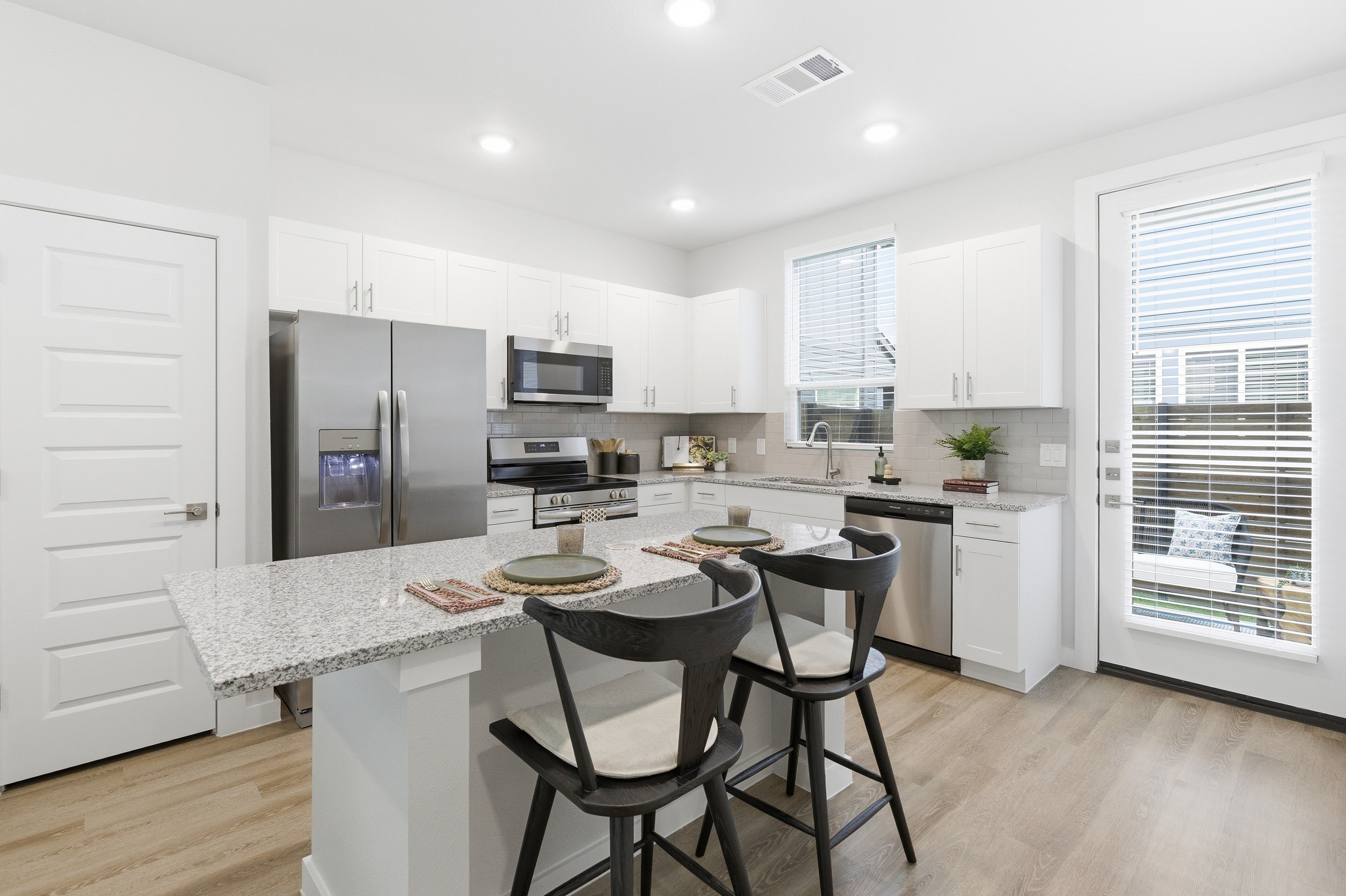 Yardhomes Spring West – photo 1