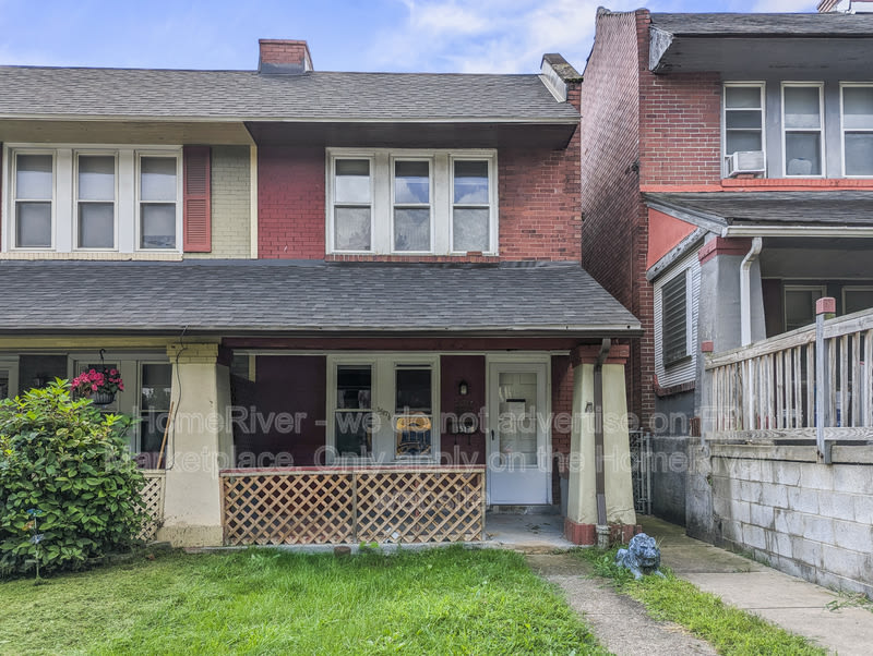 1517 1 2 Davis Ave – photo 1