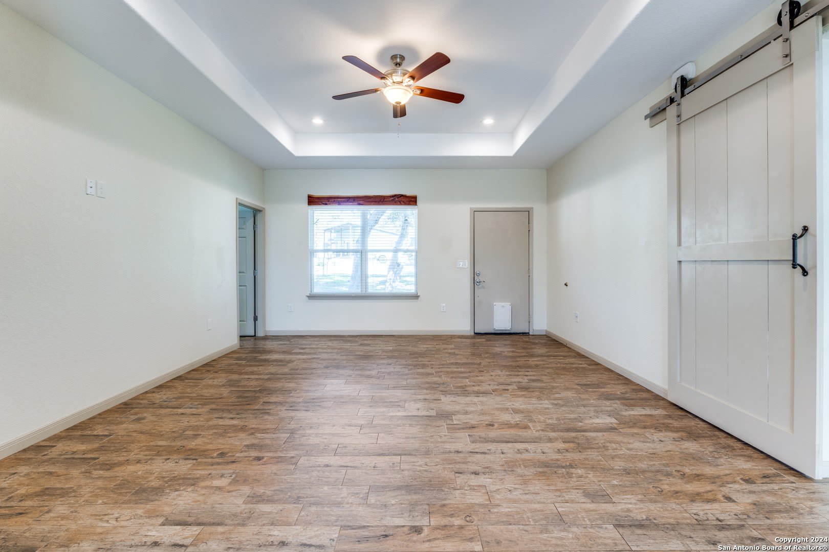2336 Hornsby – photo 2