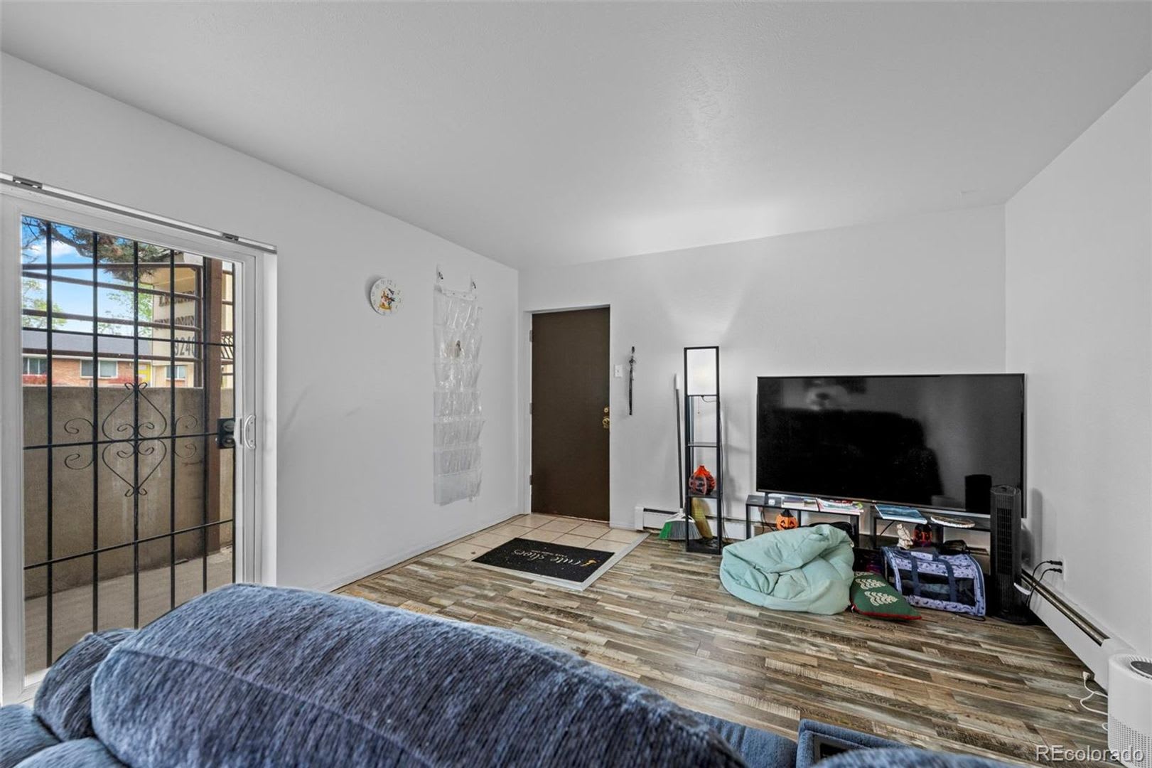 Adorable 2-Bedroom Condo Near Old Town Arvada – photo 3