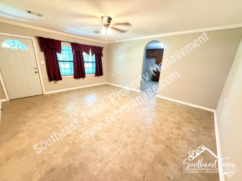 1295 Archie Street – photo 5