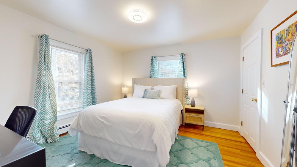 22 Hews St – photo 3