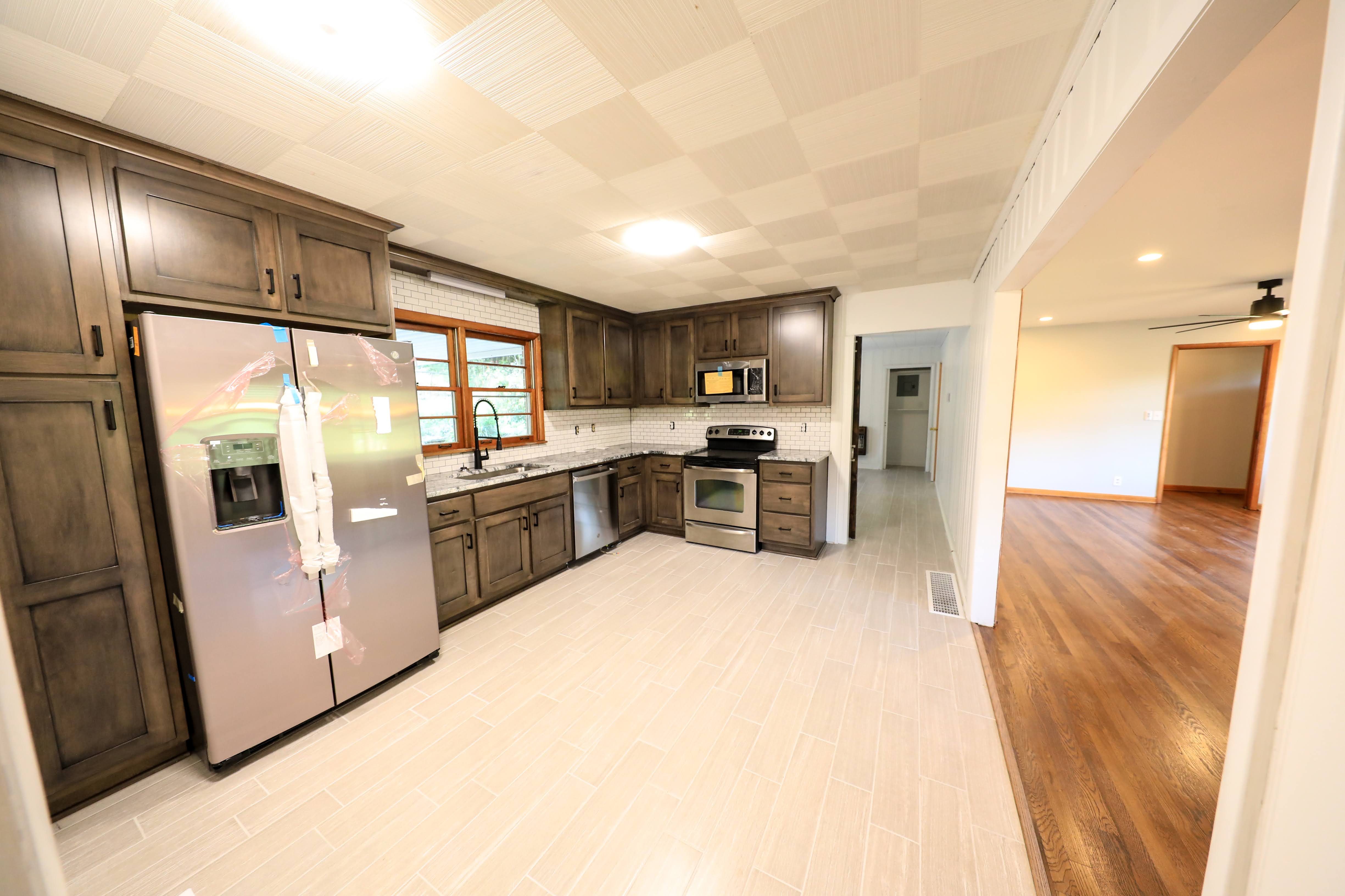 684 Valley Road – photo 3