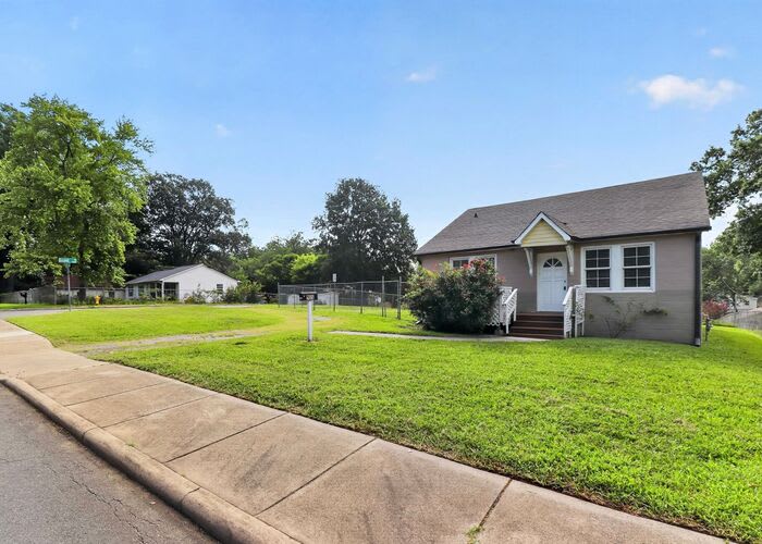 305 Lander Street – photo 4