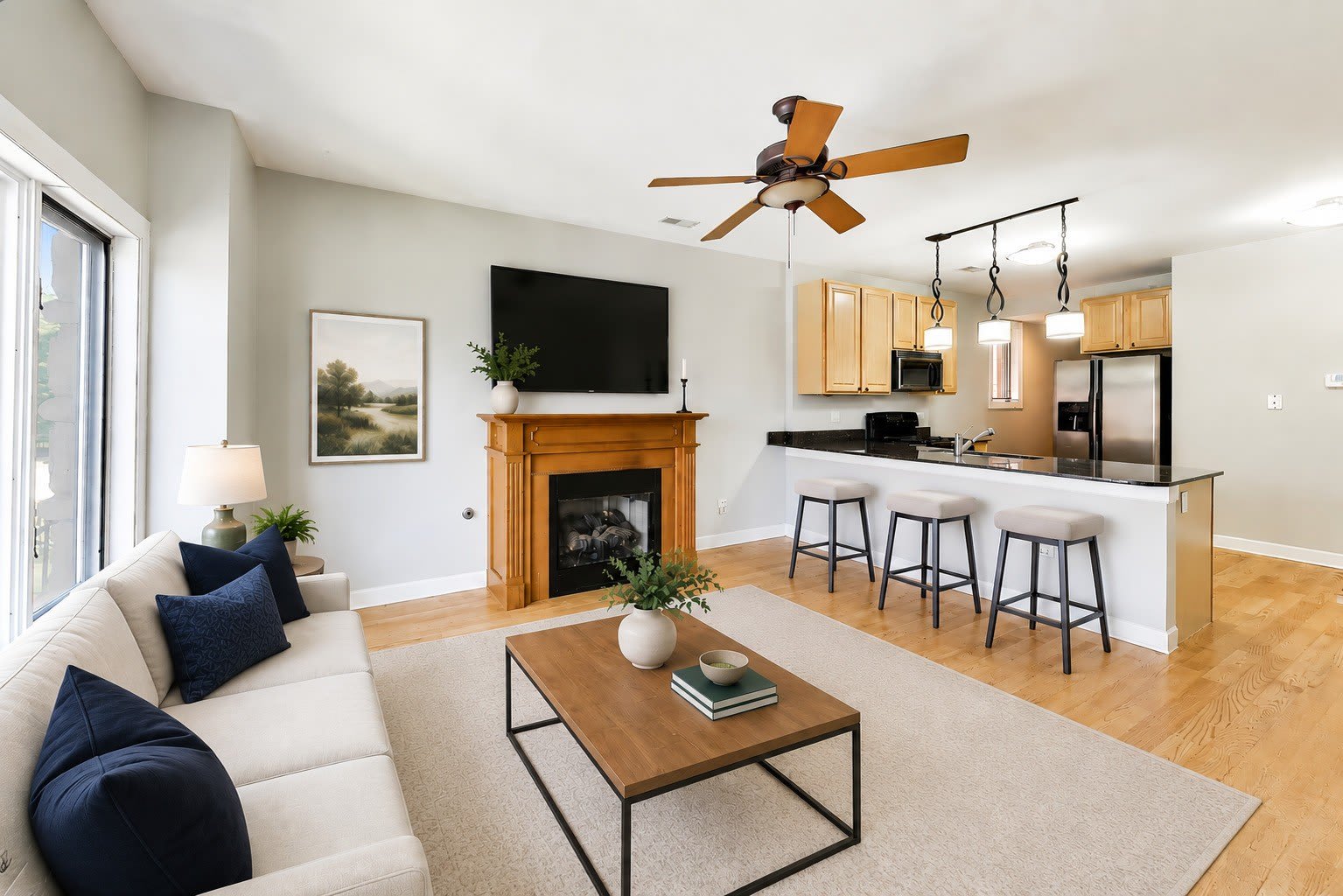 2455 W Arthington Street – photo 2