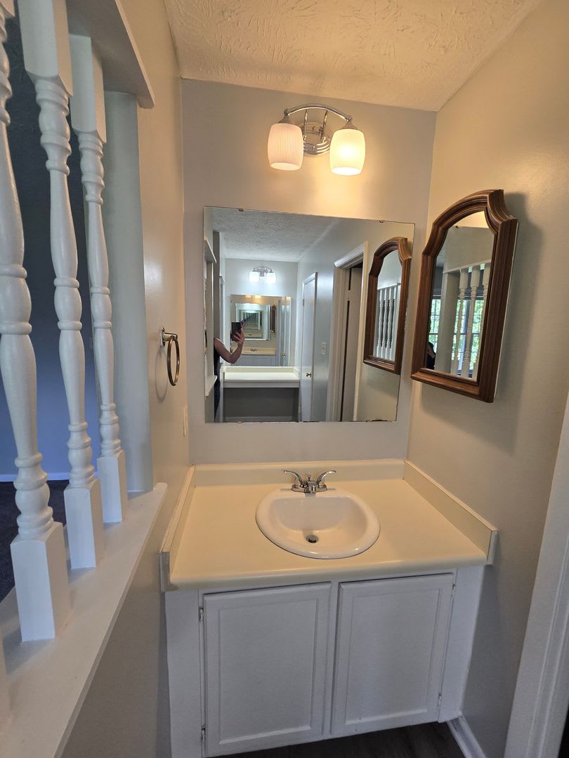 6824 Mahogany ~ Cliffdale West – photo 5