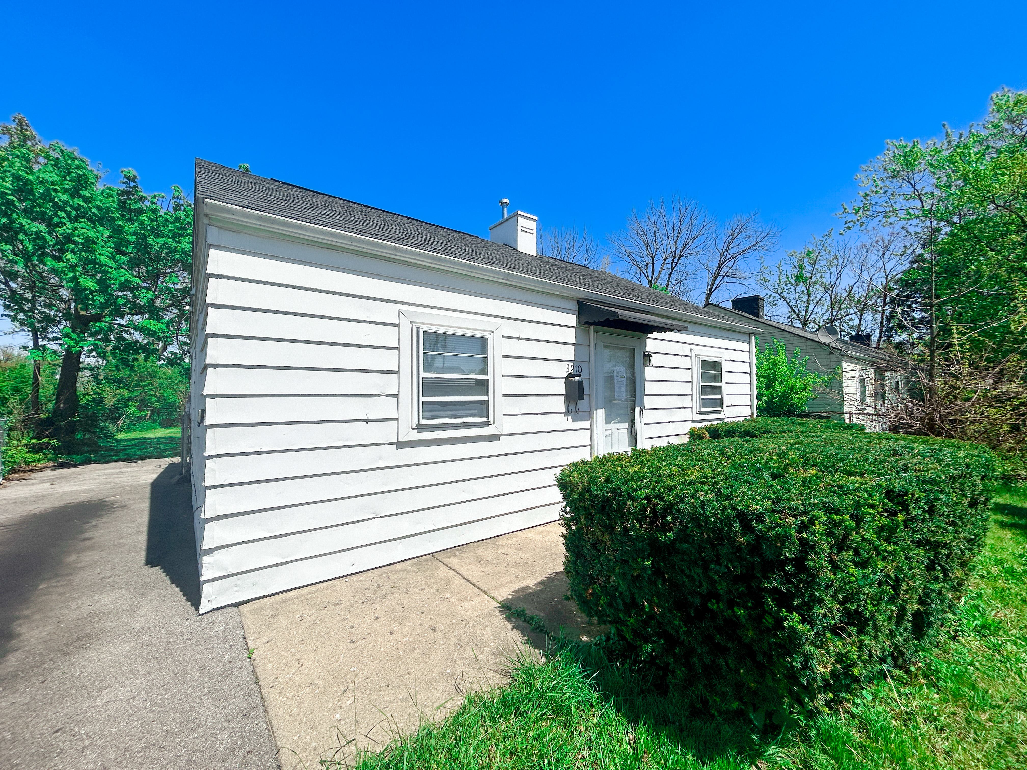 3210 E 12th Ave – photo 2