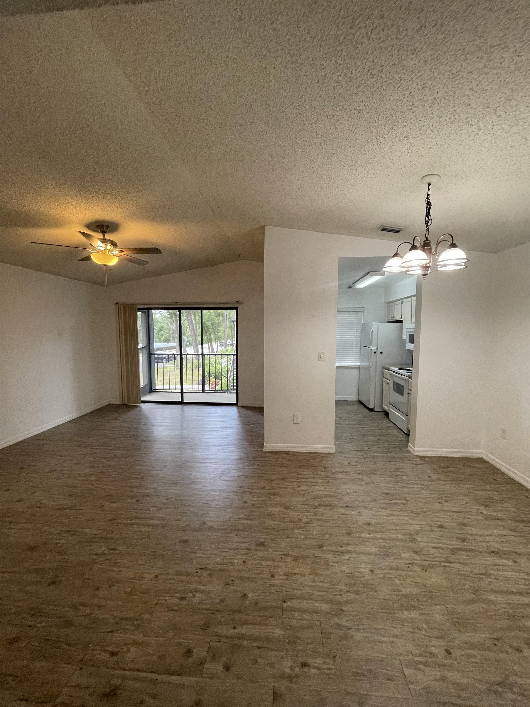202 Riverbend #201 – photo 4