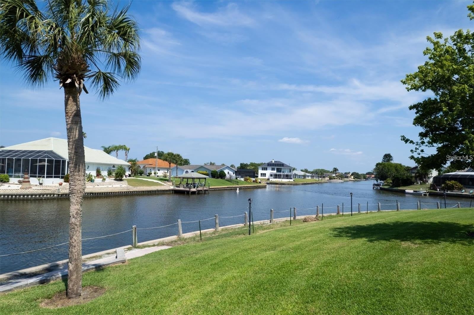 44 CLUBHOUSE Drive – photo 2