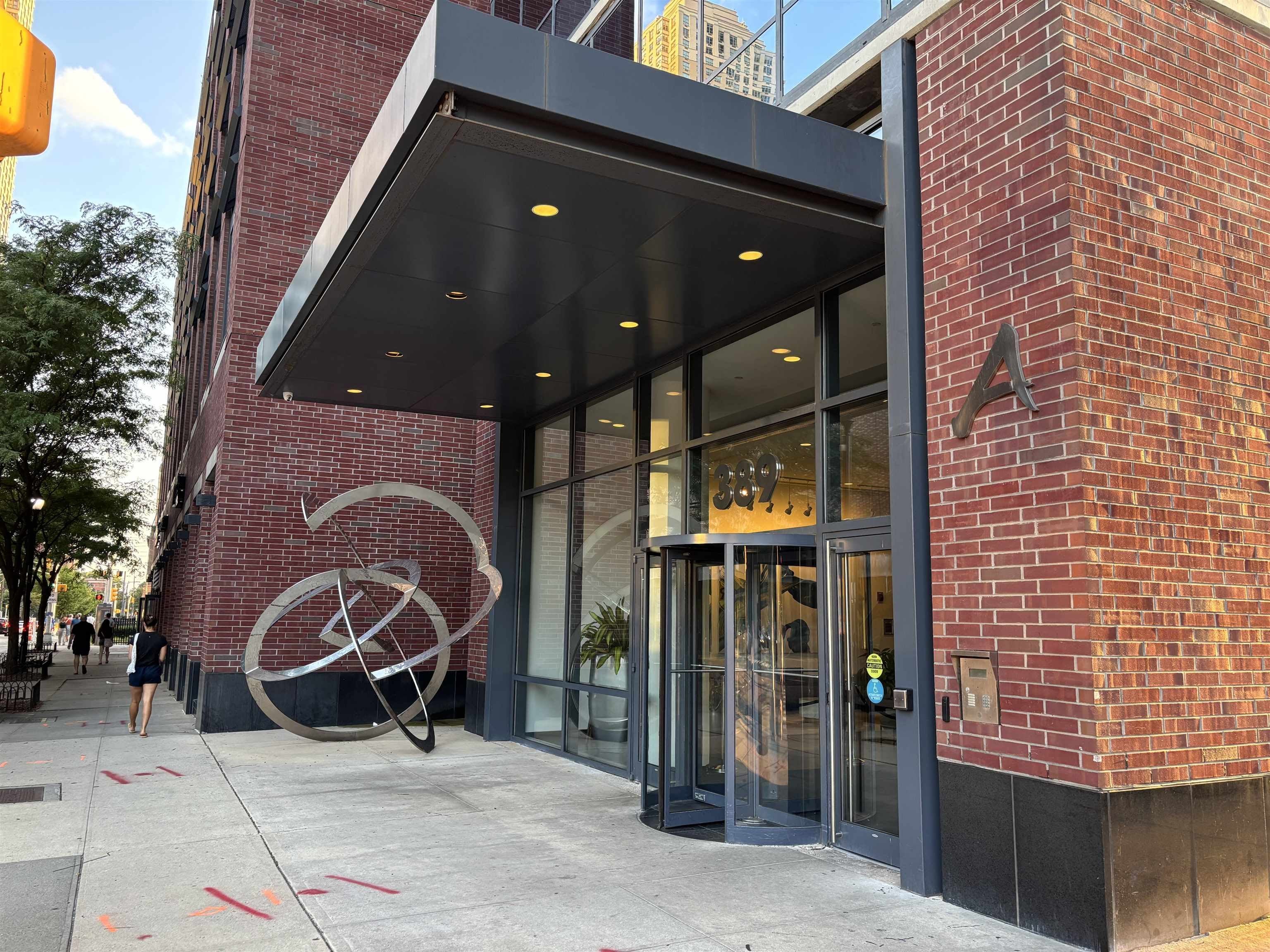 389 WASHINGTON ST – photo 2
