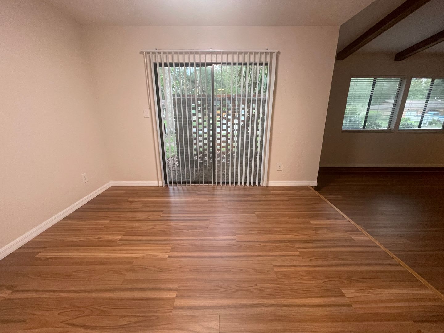 Charming Home In Sought After Hidden Oaks Community – photo 4