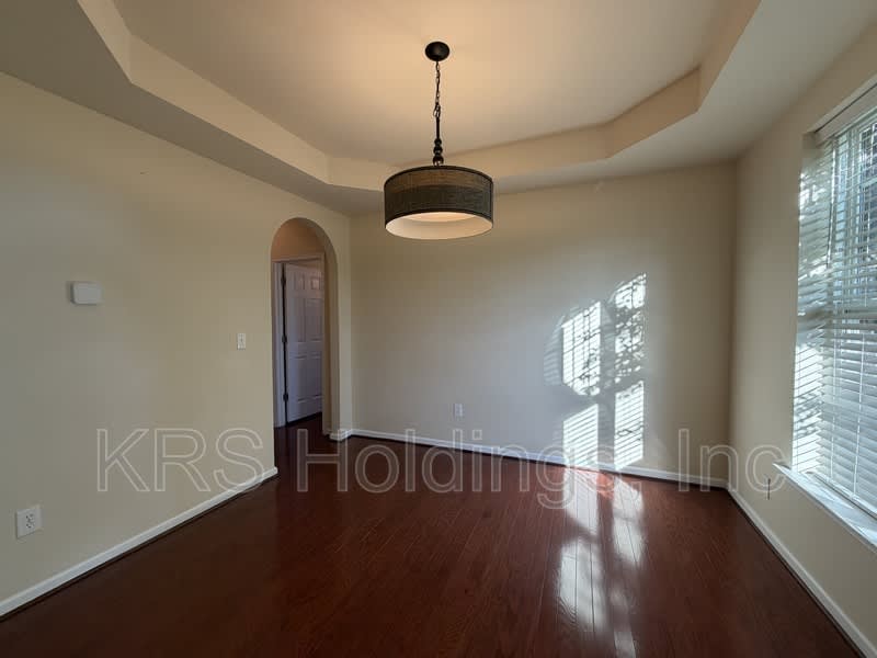 13 Hampshire Glen Parkway – photo 2